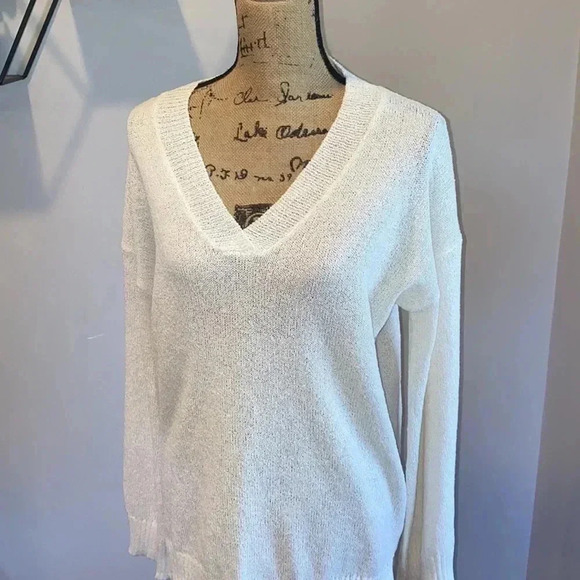 Mystree V-Neck Sweater NWOT - Picture 2 of 5